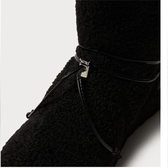 WeWoreWhat Black Faux Fur Boots - Picture 1 of 6